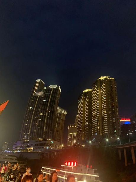 广州夜景：璀璨都市的夜色魅力